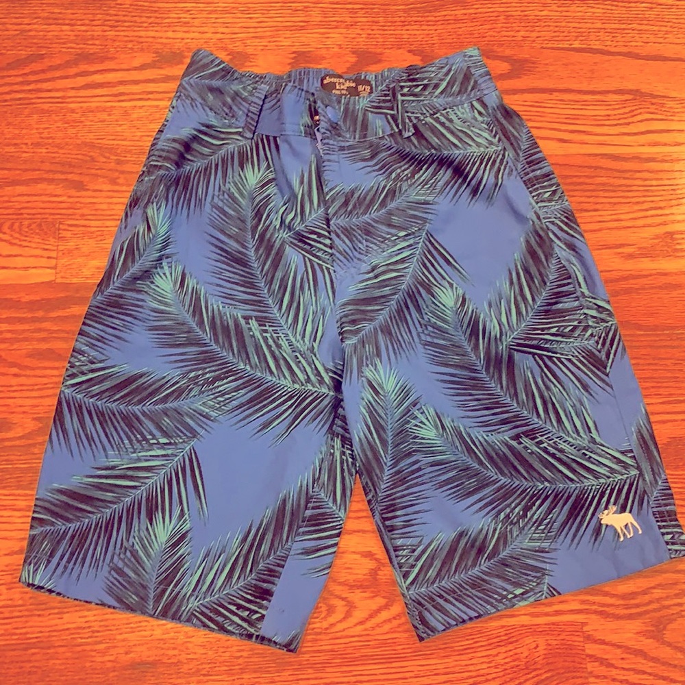 Abercrombie kids pool to play shorts/swim trunks